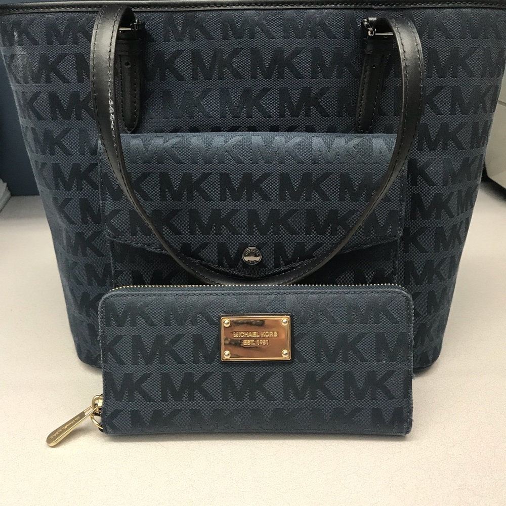 Michael Kors Navy Purse with Wallet
